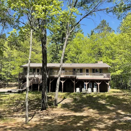 A Private Lake Estate on Eagle River Chain - 1 mi from Downtown Отели в г. Игл Ривер