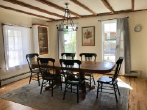 The Farmhouse - 15 minutes from Colgate Hotels in Chenango County