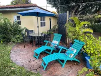 Spacious & refreshing, The Mango Cottage: Near the beach & all things S. FL!