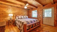 Charming Log Cabin near the Smoky Mountains w/ Spectacular Mountain & Elk Views! - Chalets