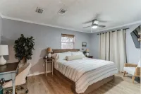 Island Retreat - Near Cocoa Beach & Port Canaveral - Rocket Launch Views