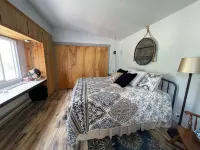 The Bear Den