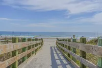 Sleeps~ 17 Guests! Spacious Ocean View Villas. Steps from the beach!