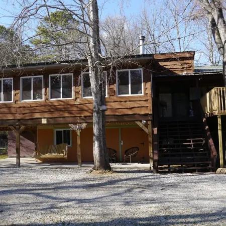 The Ruby River - Phenomenal Riverfront Cabin