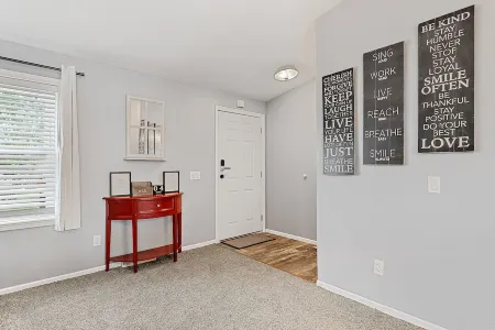 Located near Mt. Rushmore, the Black Hills, Badlands National Park & more!!