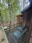 Tale of the trout cabin located 1 mile from the trout stream and Lake Hotels in Broken Bow