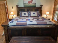 Beautiful Longhorn Lodge at Lake Texoma!