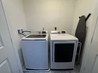 Spacious 3-bedroom Apartment Near School! Hotels in Bristol