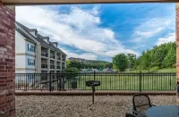 Beautiful accommodations in a terrific location with Christmas decor Nov-Jan.