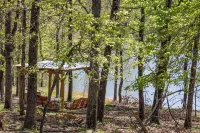New Cabin on Private Lake with Hot Tub, Gas Grill, Fire Pit & Swings