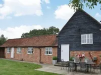 Priory Barn - ideal for large family groups. Sleeps 8/9 adults plus 3 children