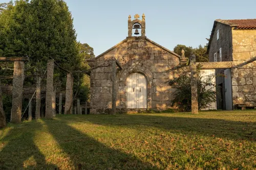 Pequeño Pazo Gallego del Siglo Xviii con Piscina