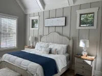 A Perfect Sunset Cottage on Lake Oconee!