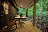 Valley Overlook, heart of Cuyahoga Valley National Park - Cabin for 4
