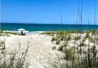 Oceanfront 8 bedroom/sleeps 20 with large gathering and outdoor areas - Beach