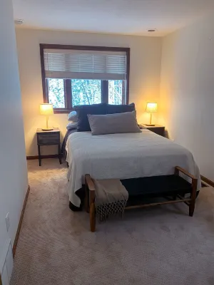 Nubs Nob Highlands chalet in Hidden Hamlet on 2 acres! Family Friendly Hotels in Pleasantview Township