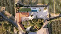 Splendide mas au Milieu des Vignes, au Pied des Montagnes