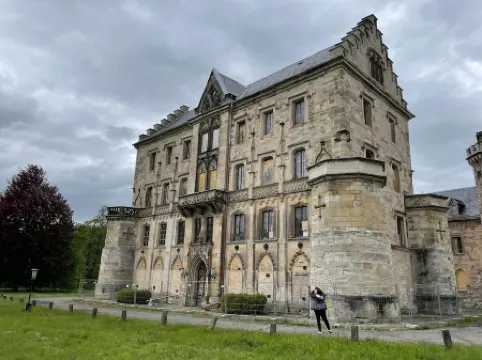 Bright, modern, large vacation apartment on a south-facing slope in a climatic health resort