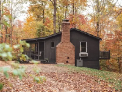 Hocking Hollows, cabin on 22 acres 馬裏恩酒店