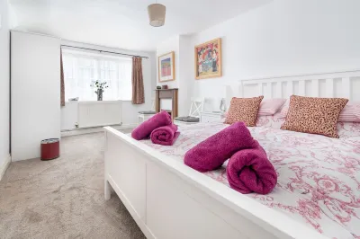 The Rafters, Idylic village setting with Bath on your doorstep