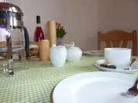 Gemütliche, Modern Ausgestattete Ferienwohnung mit Sonnenterasse und Bergblick Hotels in Oberammergau