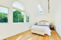 Winter Escape Near Skiing—Fireplace & Game Room Hotels in Meredith