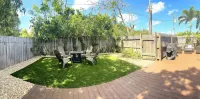 Coastal Bliss: Fenced Yard, 4K TV, Near Beaches! Các khách sạn gần Smoke Inn Cigars Boynton Beach
