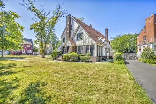 Cleveland Heights Retreat, Sleeps 12, 4Br, 3BA, Near University Heights