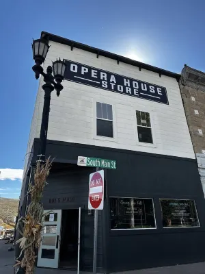 Opera House Suites 3 Hotel di Kemmerer