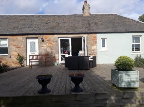 In the heart of the East Neuk, with fabulous sea view and close to great golf.