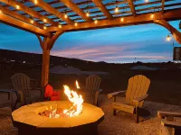 Relax at Loving Life at the Greens! 8 Bed 4.5 Bath Bear Lake Home w/Beds for 33!