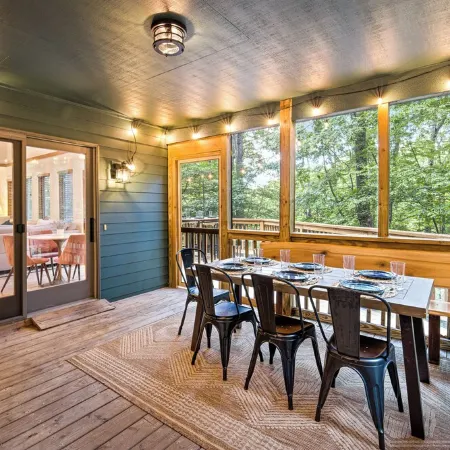 Boutique Chalet - Hiking, Hot Tub, Sauna, Fire Pit, Pizza Oven & Gameroom