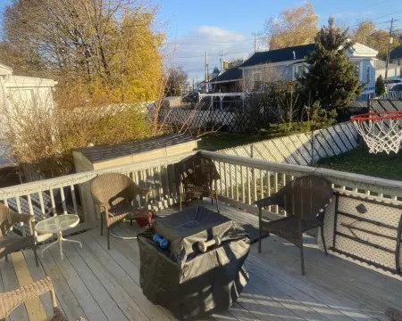 Entire House w/parking mins to Historical Boston Hoteles en Everett