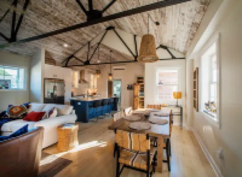 Deluxe Adjoining Suite & Studio in Lewes