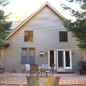 Bear Den - scenic Adirondack cabin escape + lake access