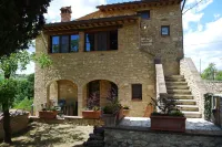 Casa di charme in a casolare di pietra con giardino privato