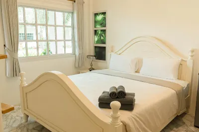 Saitong Resort Hotels near AIS
