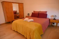 Close to the city centre. Private top floor surrounded by a spacious garden