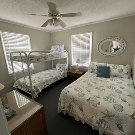 Great beach cottage 5 minute walk to beach. Pet friendly. Fenced yard. .