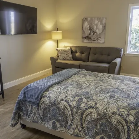 Secluded, Spacious 7 Bedroom Luxury Home w/ Hot Tub & 50 Mile Views into the NRG