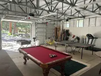 Cozy Cabin on the Creek, with Fireplace and Firepit.