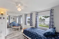 Nautical Haven 175 FT PRIVATE WATERFRONT/BOAT LIFT, 4 KAYAKS/5 MIN 4 GROCERIES Hotels near Skeleton Key Marina