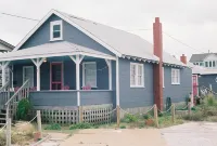 Cozy Cute Historic Sea Spray Cottage #1