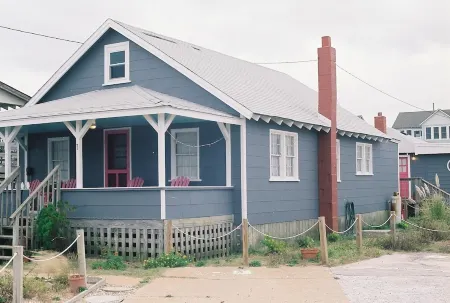 Cozy Cute Historic Sea Spray Cottage #1
