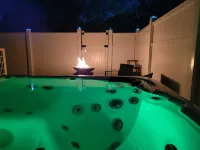 Gold Anchor Cottage - private hot tub getaway!