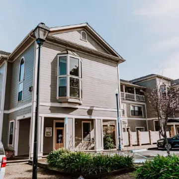 Bay Breeze across from Waterfront