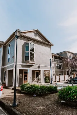 Bay Breeze across from Waterfront