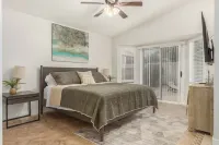 Gilbert Modern Luxury - Private Pool Oasis Hotels near Riparian Preserve at Water Ranch