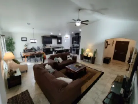 Comfortable and Welcoming Yuma Home 福瑞娜麓山酒店