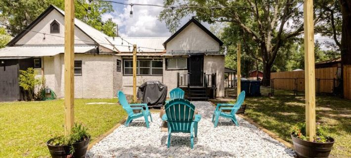 20 MINUTES AWAY FROMTHE BEACH Hotels in Brunswick